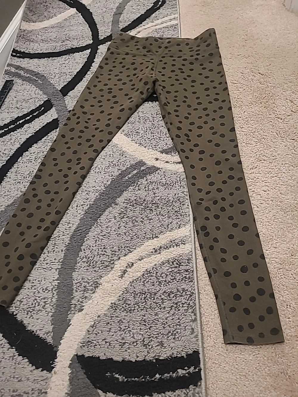 Pact organic cotton blend Olive cheetah print leggings Medium - Picture 2 of 9